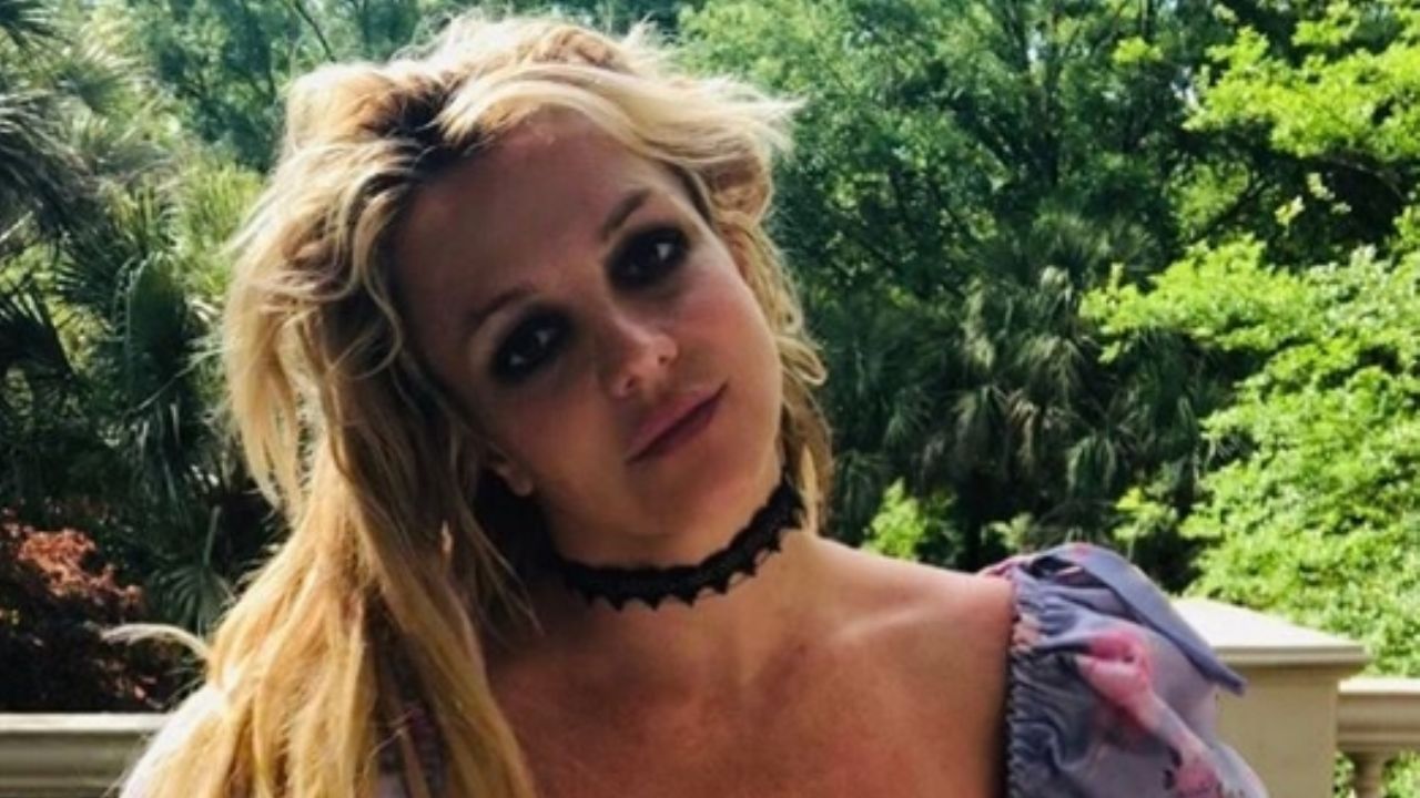 Britney Spears presume su nuevo corte de cabello con fotos en bikini y seductor ‘outfit’