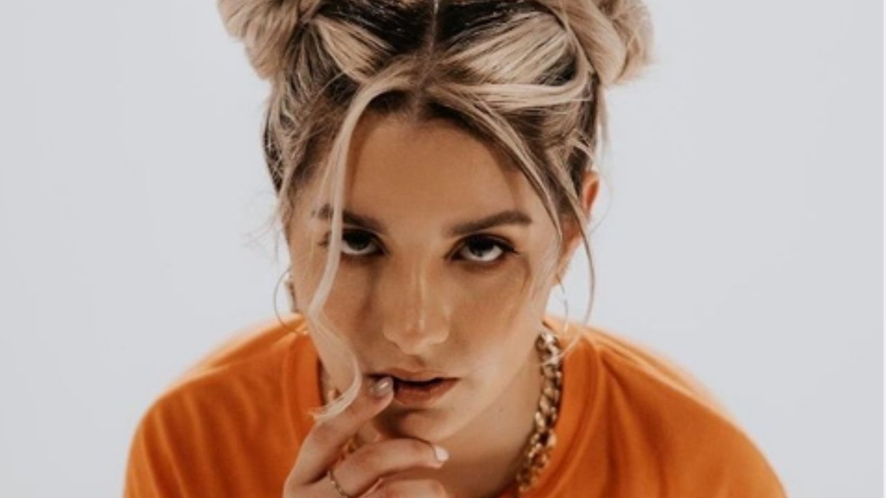 “Mi cuerpo no te pertenece”: La cantante Valentina inspira a las mujeres