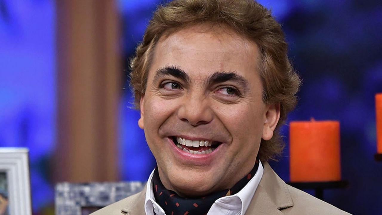 ¡Irreconocible! Con kilos de más, Cristian Castro alarma por “grotesco” mensaje: “Quiero que me latiguees”