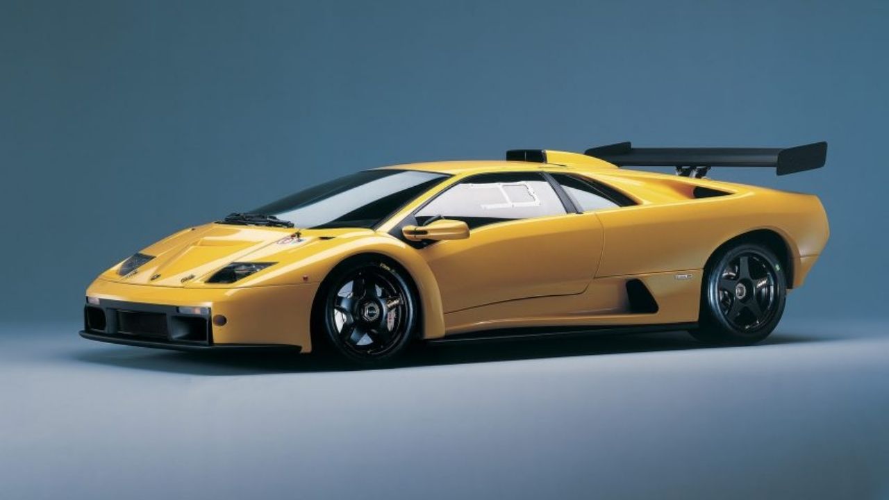 Paddy McGuinness, presentador de ‘Top Gear’, estrella lujoso Lamborghini Diablo