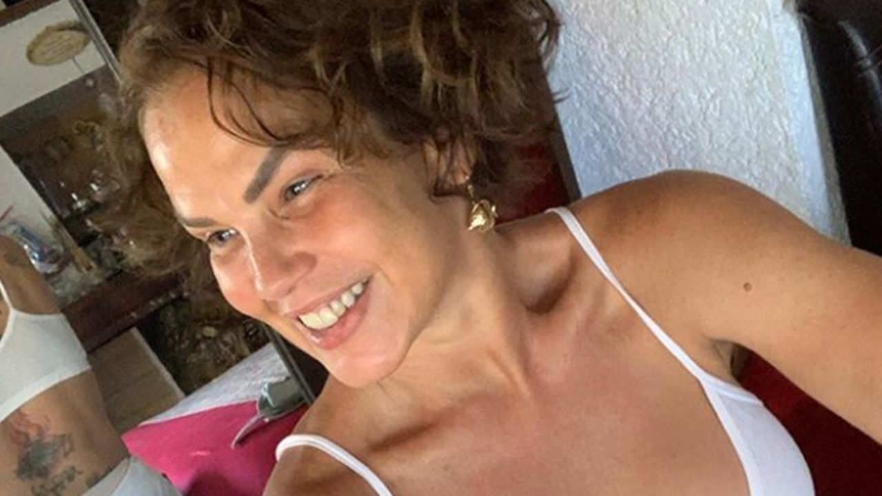 Niurka Marcos es traicionada por su top blanco ¡se le transparenta todo!