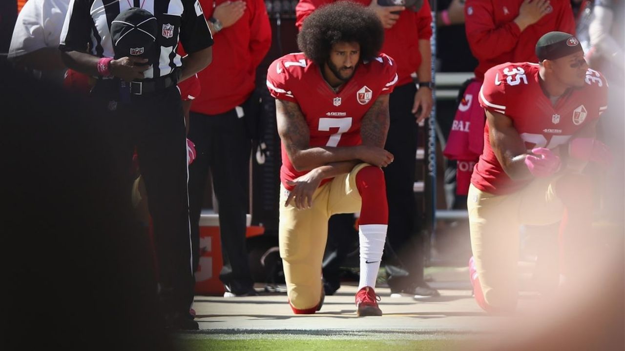 Colin Kaepernick podría regresar a los emparrillados de la NFL