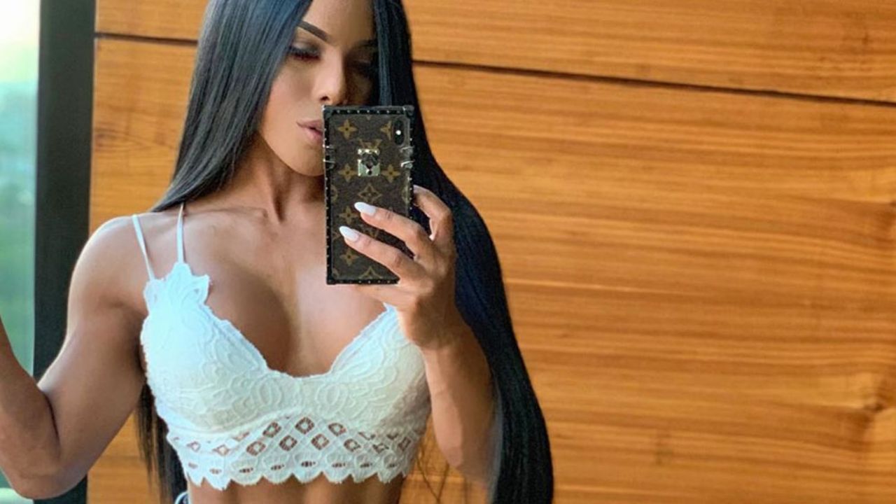 Yarishna Ayala se ejercita en ceñido conjunto y pone de cabeza a Instagram