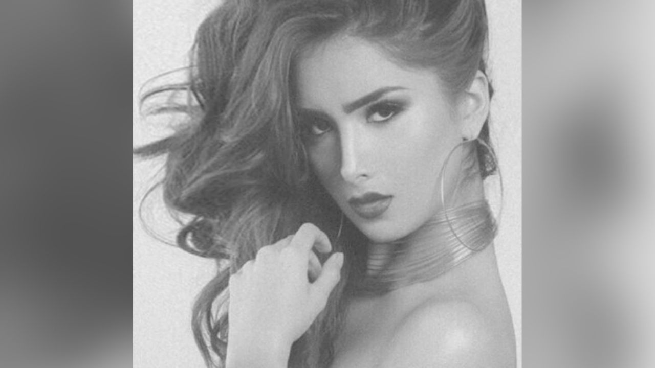 Serrath de ‘Enamorándonos’ calienta foro de TV Azteca con entallado atuendo