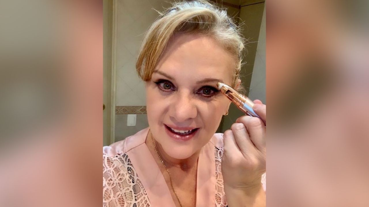 Érika Buenfil cautiva todo Instagram con alegre baile al estilo de los 80
