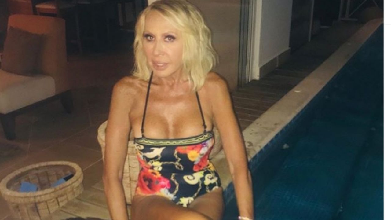 Laura Bozzo sube foto con horrible vestido y se la ‘comen viva’: “Pareces iguana parada”