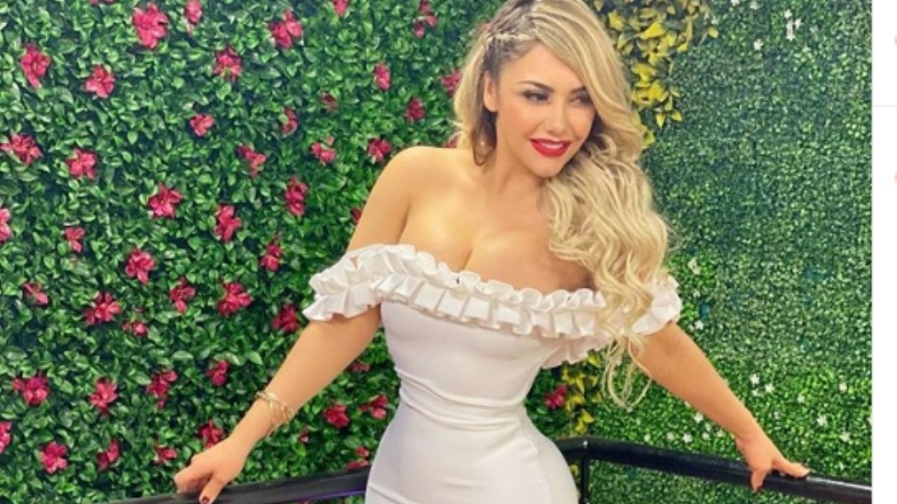 Jeni de ‘Enamorándonos’ se pone de espalda y enseña con orgullo su enorme trasero “operado”