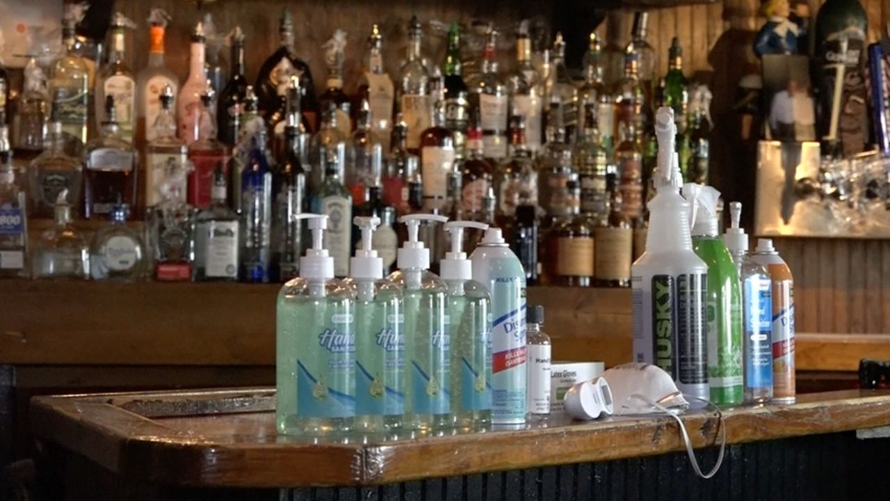 “No estamos listos para salir”: Grupo de 16 amigos en Florida se contagia de Covid-19