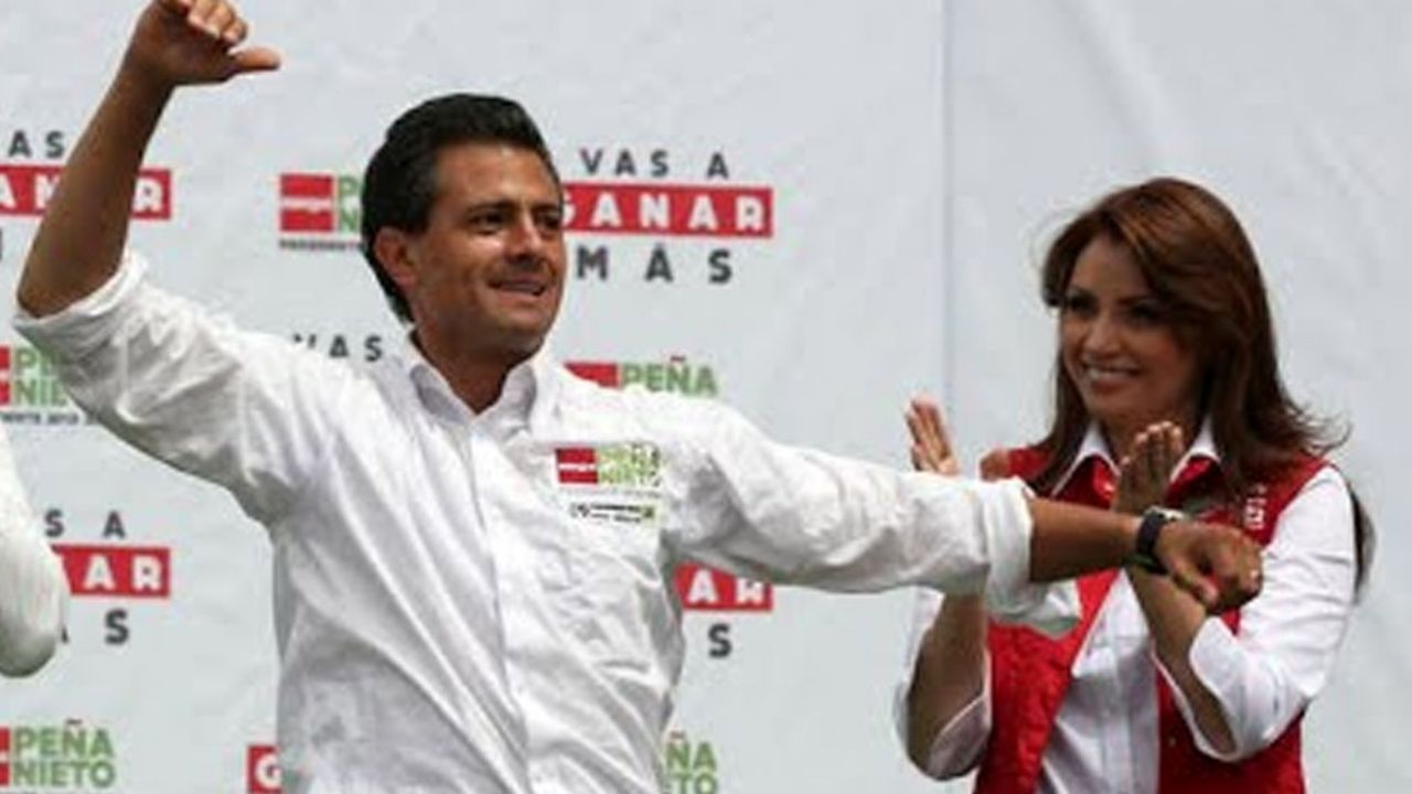 Internautas recuerdan vez en que Peña Nieto golpeó a ‘La Gaviota’ en un evento público