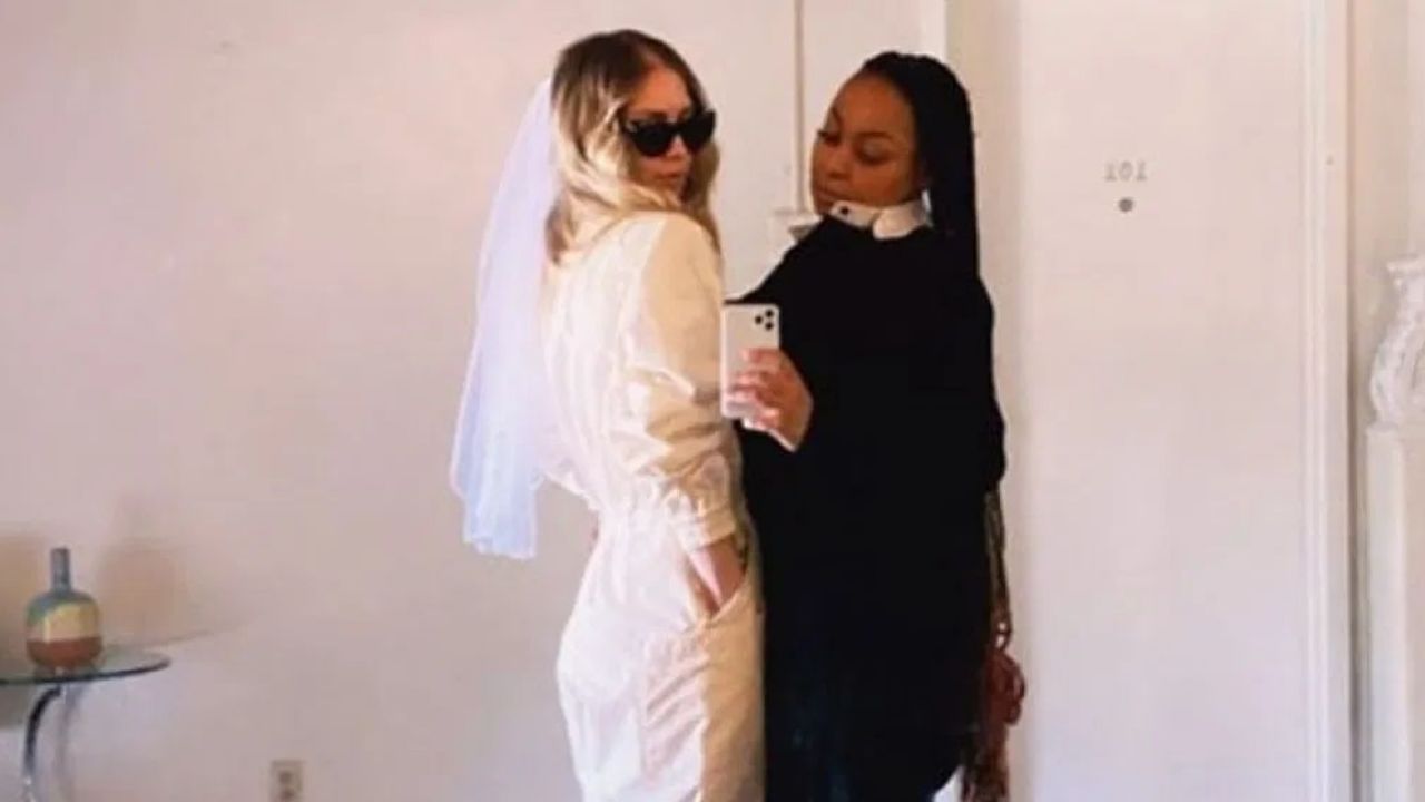 Exestrella de Disney celebra el mes del orgullo LGBT al casarse con su novia