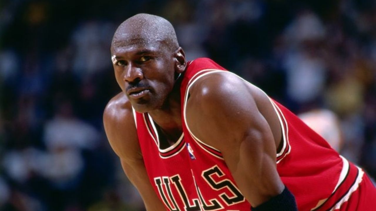 El día en que Michael Jordan terminó con una costilla rota por otro jugador de la NBA