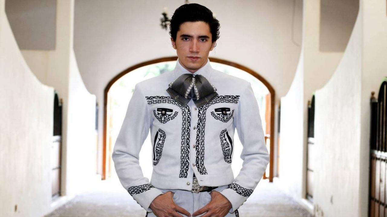 ¡Qué vergüenza Alex! Hijo de ‘El Potrillo’ se luce como mujer y ¿decepciona a los Fernández?