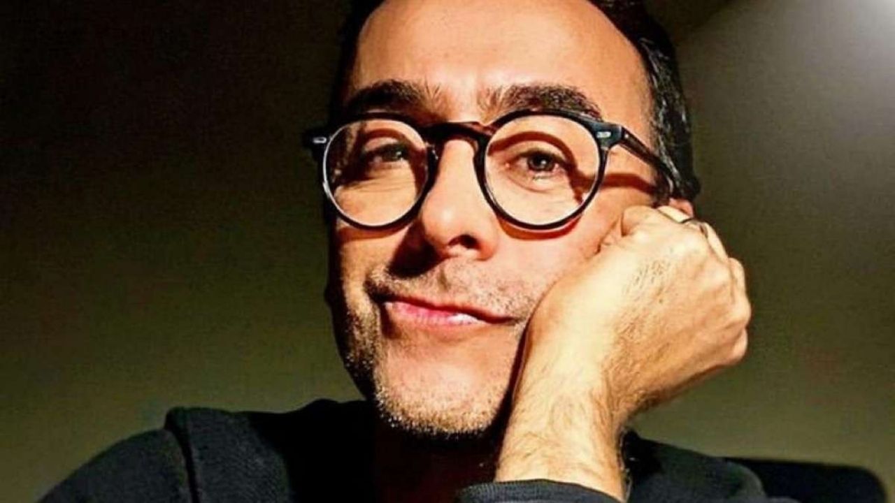 Adal Ramones ‘destrozado’ en redes sociales por defender a Chumel Torres