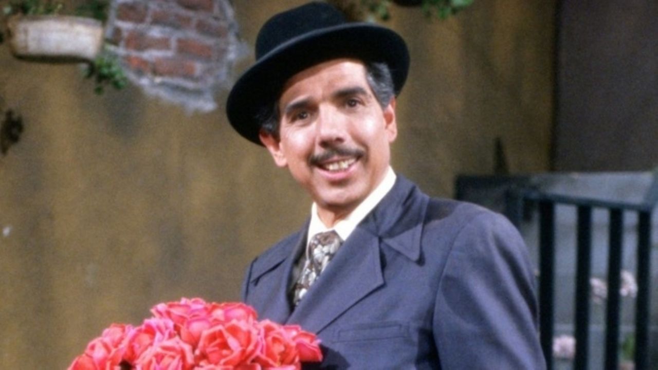 Redes ‘revientan’ a CNN por la noticia de la muerte del ‘Profesor Jirafales’; murió en 2016