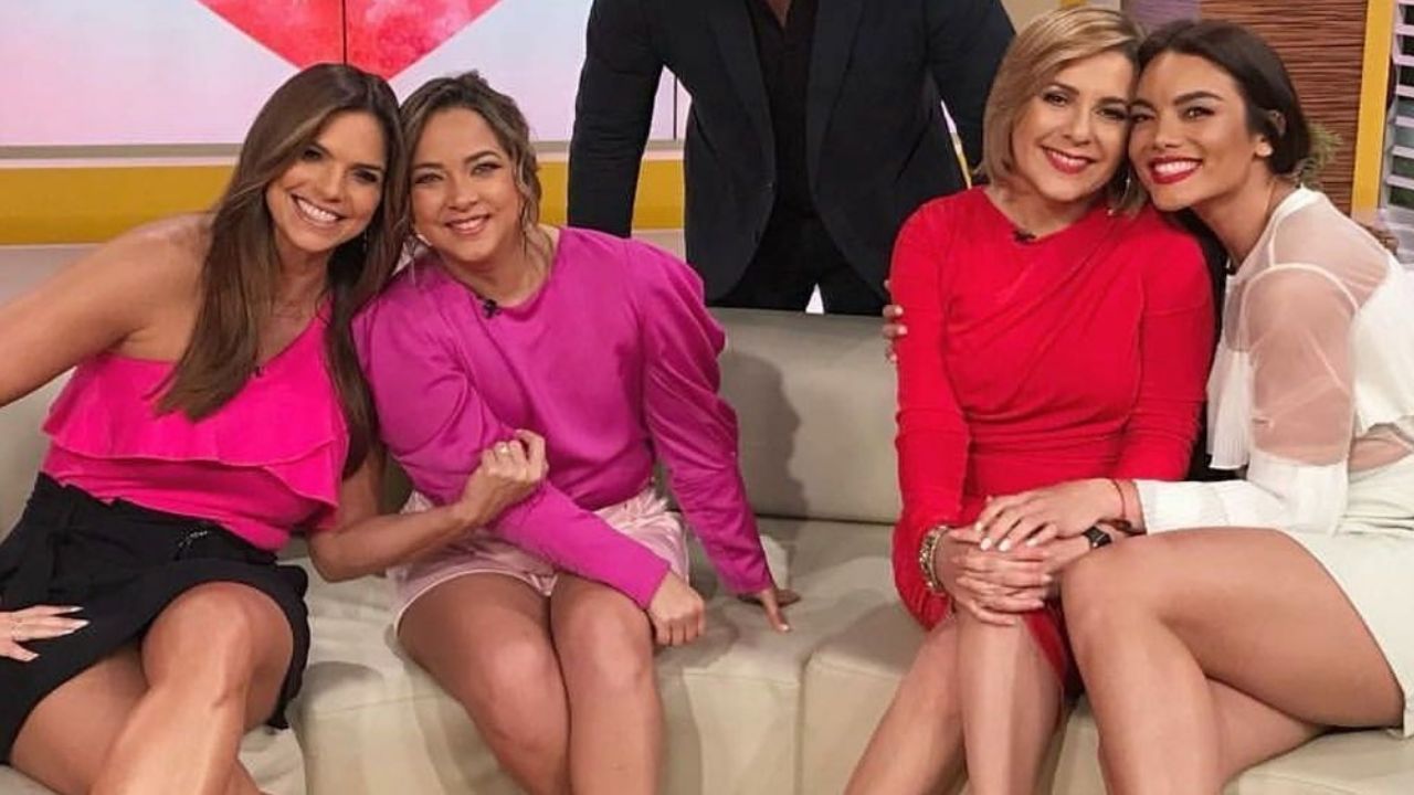 Conductora de ‘Un Nuevo Día’ deslumbra a todos al posar en atrevido bikini