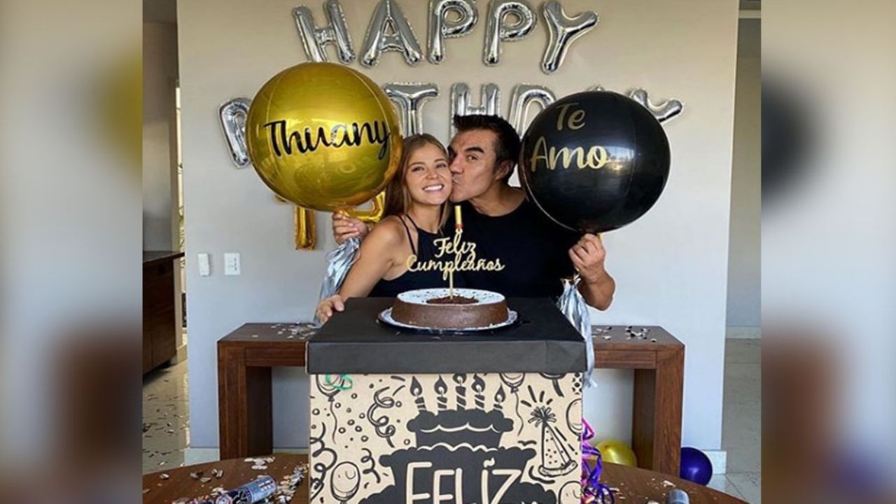 Con tierna foto, Adrián Uribe recibe feliz Día del Padre desde la pancita de Thuany