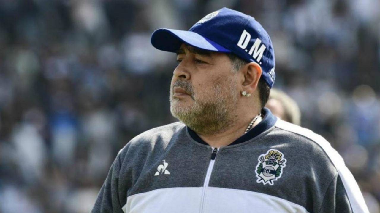 (VIDEO) “Viejo asqueroso”: Maradona enseña su ‘bombón asesino’ mientras baila