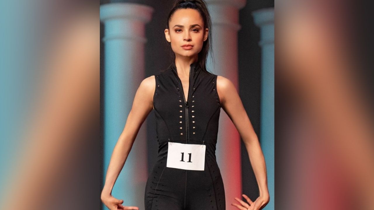 Sofía Carson se vuelve la sensación en Insagram con entallado traje de cuero