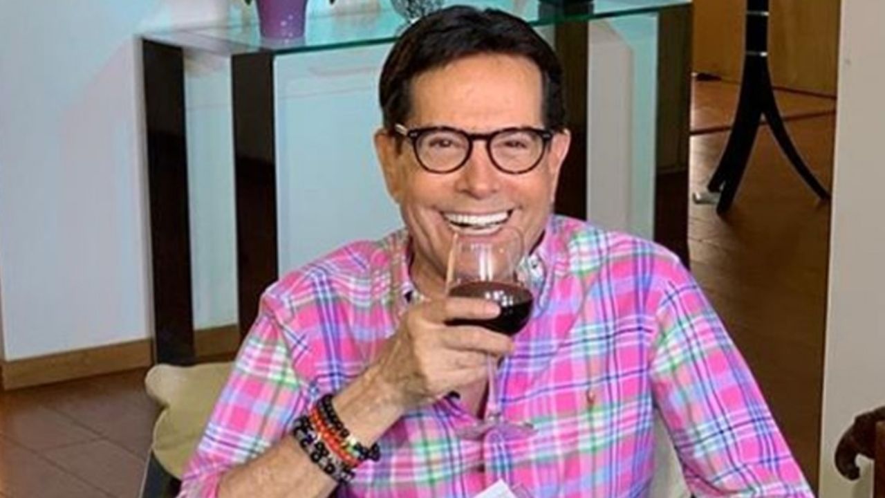 Tras su escándalo, Pepillo Origel revela que ya crearon su propia piñata