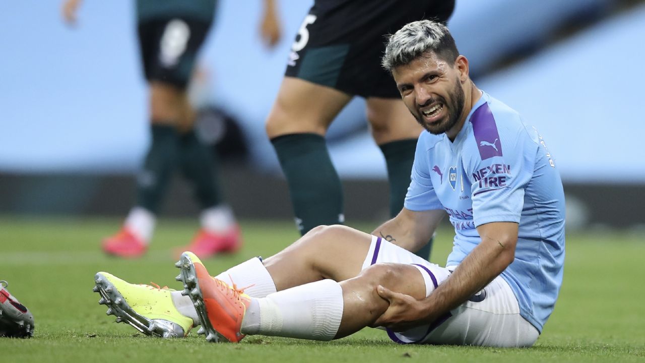 El ‘Kun’ Agüero viaja a España para examinarse la rodilla izquierda