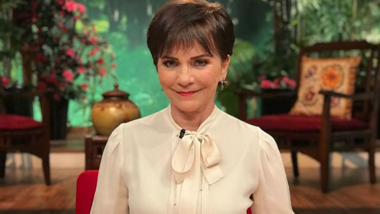 Se burlan de conductoras de ‘Ventaneando’ y piden a Chapoy les enseñe cómo vestir