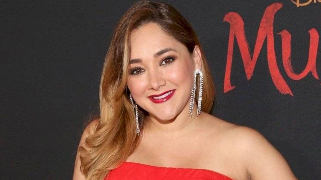 VIDEO: Sherlyn no se enteró del temblor porque estaba dormida: “Me avisó mi mamá”