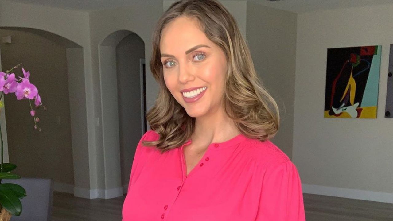 Desde el foro de ‘Un Nuevo Día’, Jessica Carrillo luce su embarazo en holgado vestido