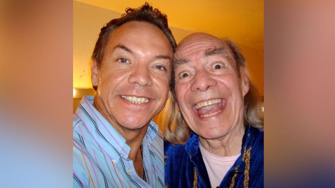 Entre lágrimas, hijo del ‘Loco’ Valdés se muestra preocupado por la salud de su padre