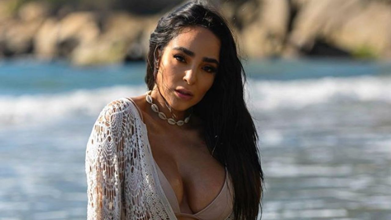 Manelyk de ‘Acapulco Shore’ presume cuerpazo en pequeño bikini rosado