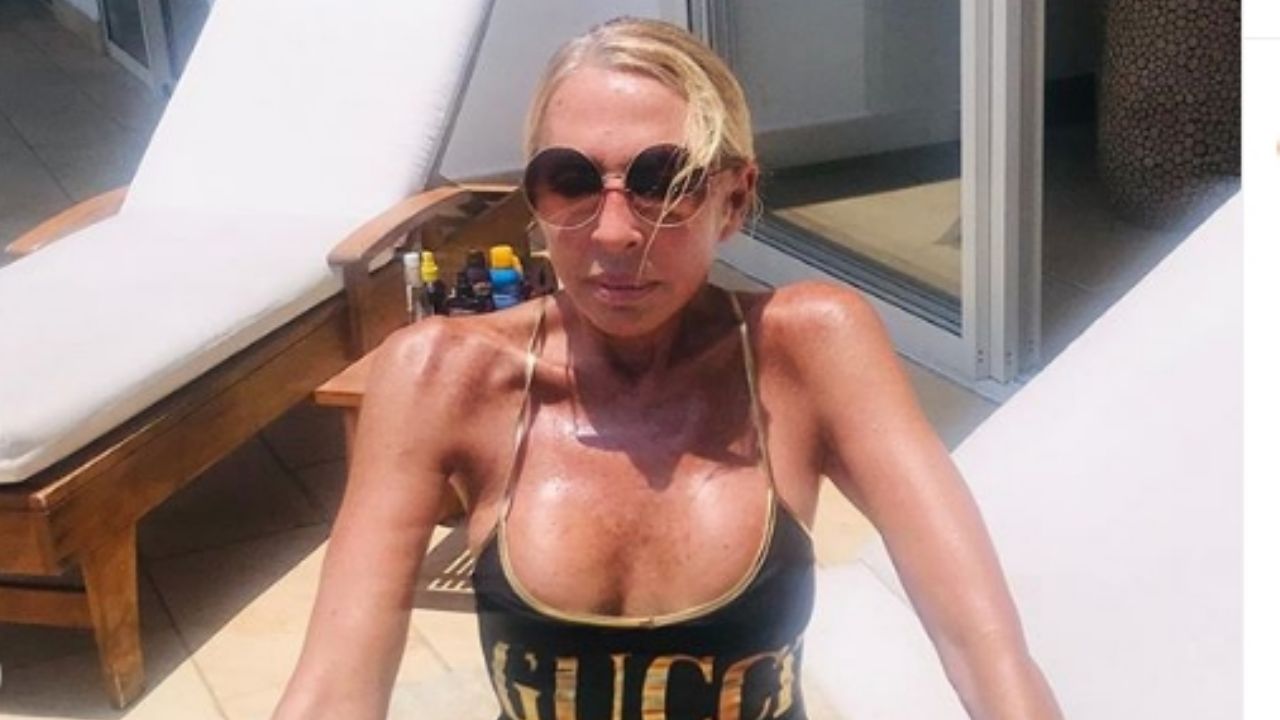 Laura Bozzo reta la censura al enseñar de más en candente baile: “Se te salen los implantes”