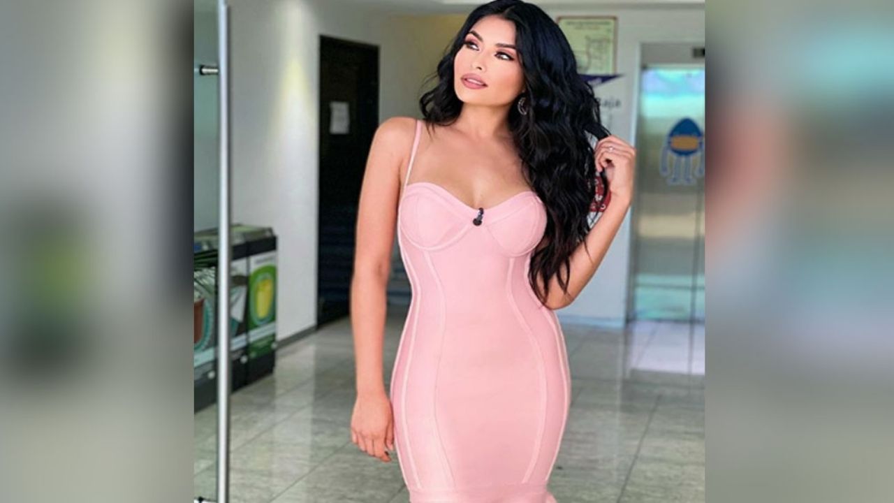 Kristal Silva levanta pasiones con descarada minifalda y cautivadora mirada