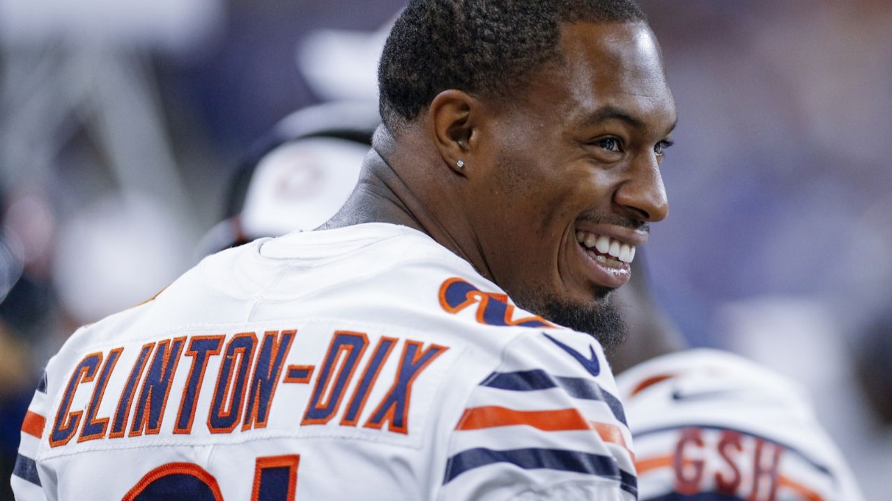 VIDEO: Jugador de la NFL se topa con dos osos al interior de su casa