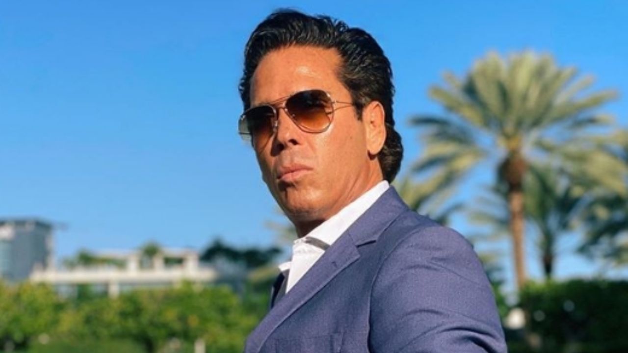 Roberto Palazuelos deja atrás el enojo por bioserie de Luis Miguel y lo defiende de críticas