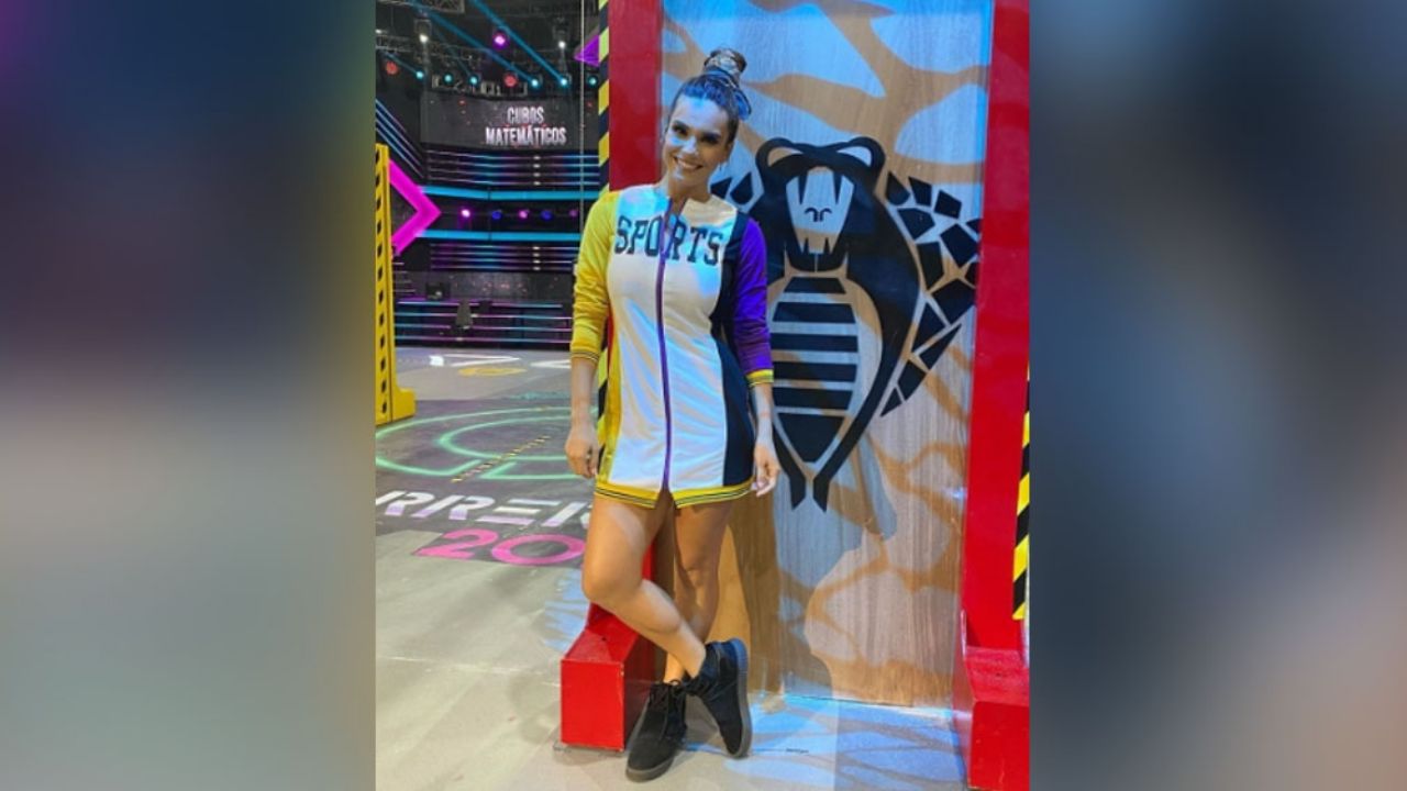 Tania Rincón lo enseña todo con tremendo escote que enloquece en ‘Guerreros 2020’