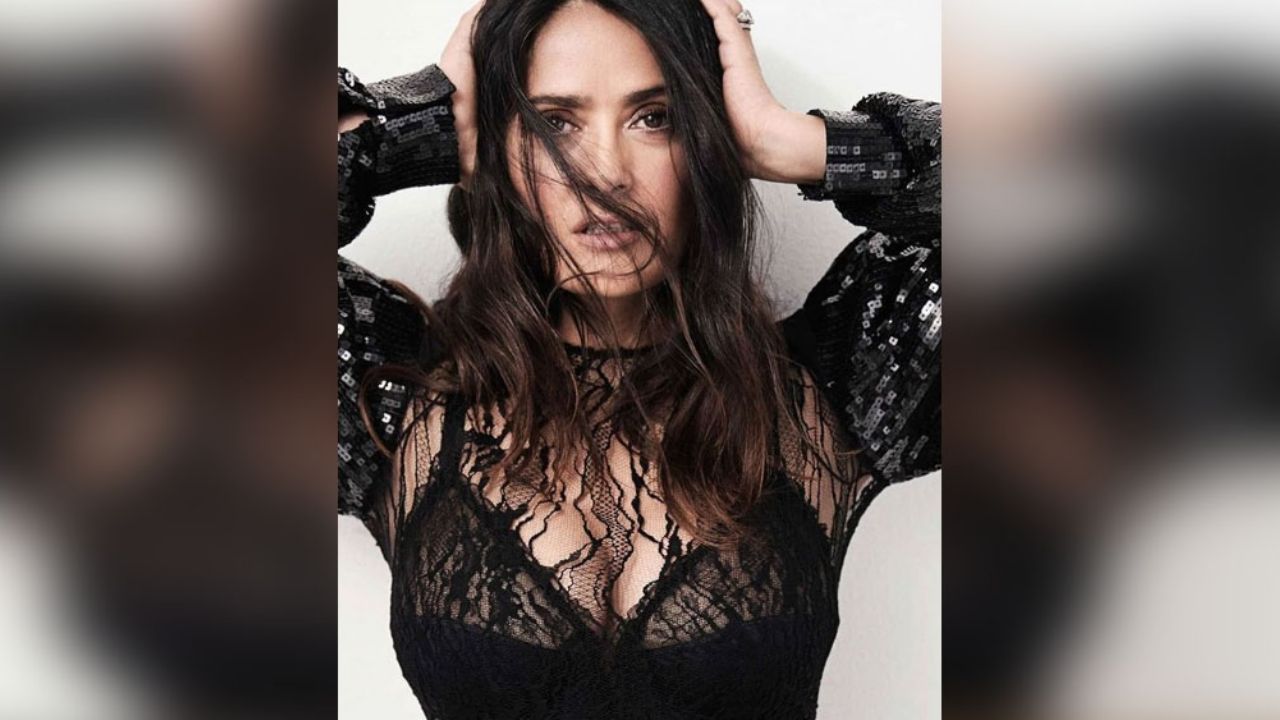 Salma Hayek enloquece las redes al presumir sus atributos en ropa íntima