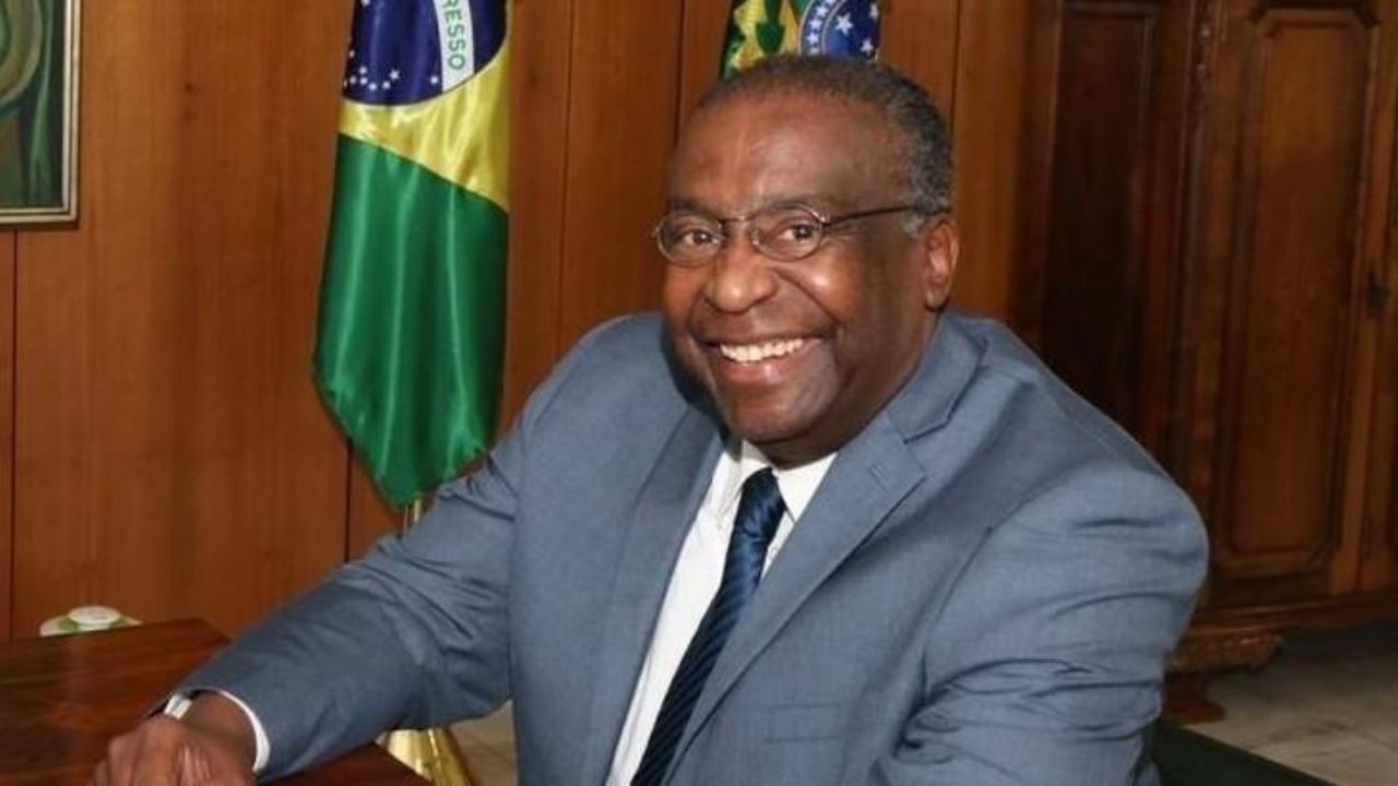 Bolsonaro presenta al nuevo ministro de Educación, Carlos Alberto Decotelli