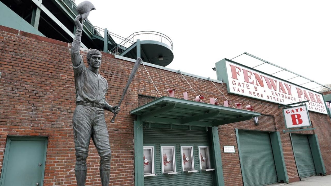En Boston esperan contar con aficionados en Fenway Park durante la campaña