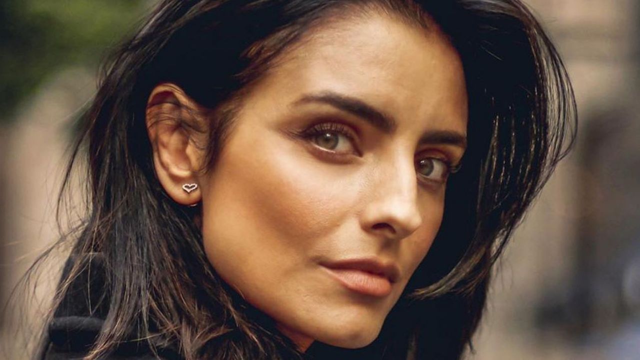 “Dejen de hacer Photoshop”: Aislinn pide un alto a altos estándares de belleza