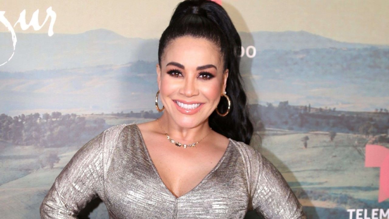 Al estilo de Chiquis, ‘La Venenosa’ se luce en bikini para un reto viral en TikTok
