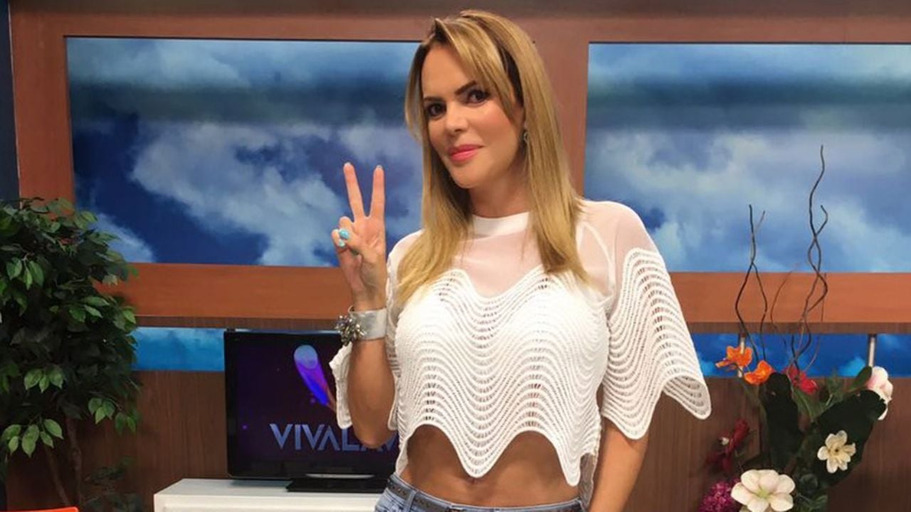 Aline Hernández, conductora de TV Azteca, posa en bikini e Instagram ‘enloquece’