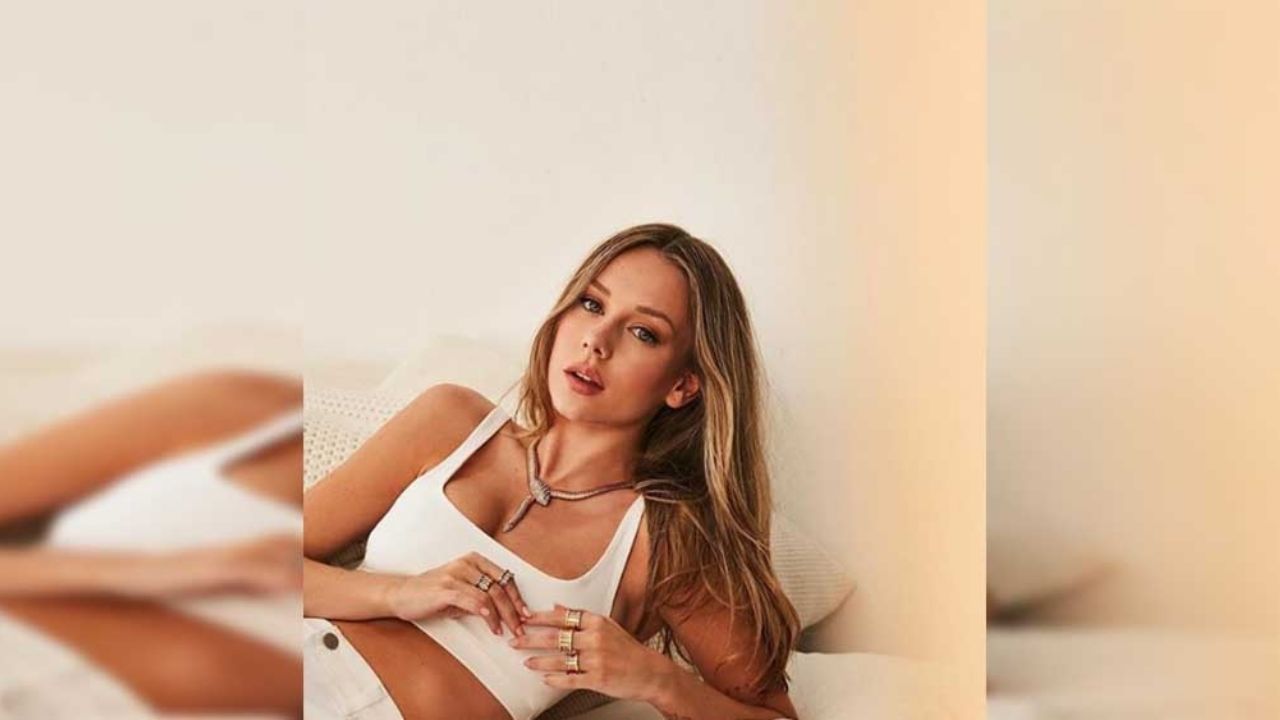 Ester Expósito derrama miel con un hombre que no es Alejandro Speitzer