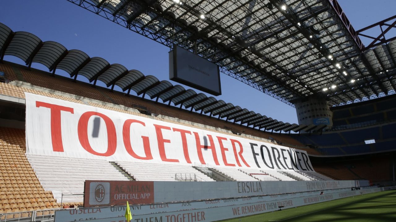 El Milan homenajea a las víctimas de Covid-19 con una victoria ante Roma