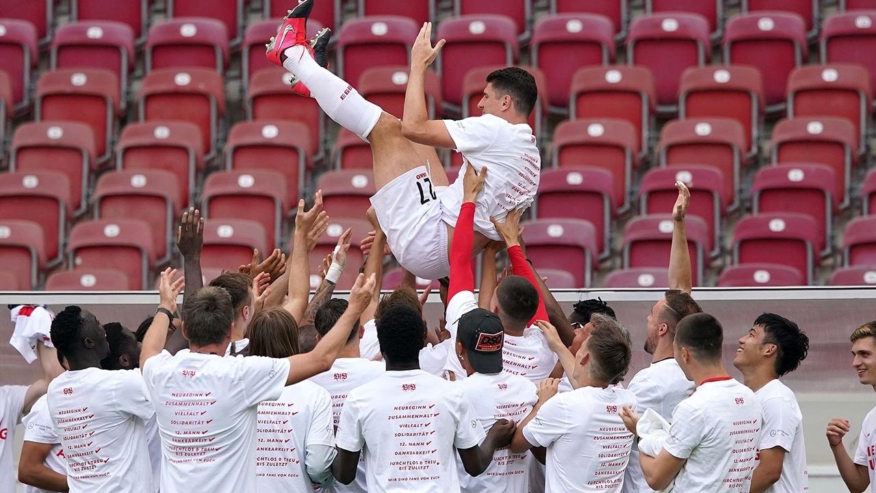 Mario Gómez anuncia su retiro luego de darle el ascenso al Stuttgart