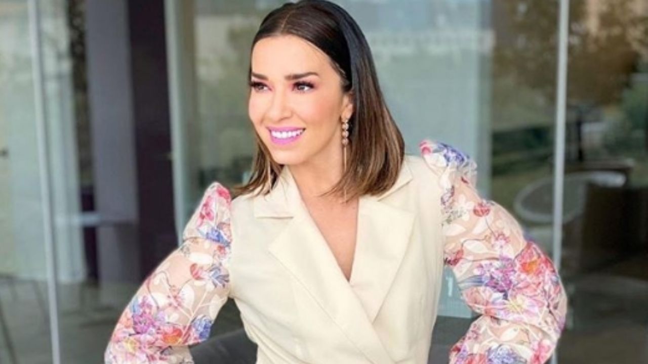 Conductores de ‘VLA’ hicieron llorar a Laura G en su cumpleaños con sorpresa