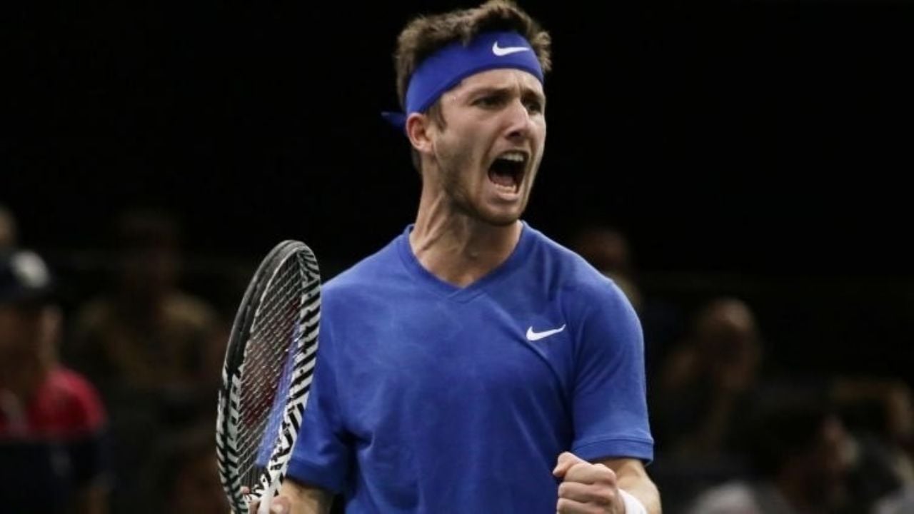 VIDEO: Tenista francés tiene insólito ataque de ira en partido de exhibición