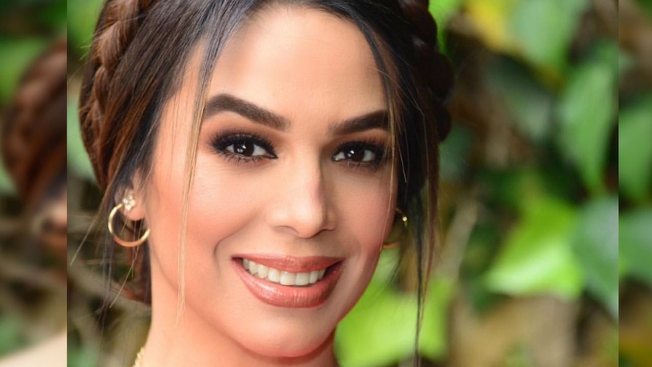 La actriz Bibi Gaytán se muestra al natural sin maquillaje y comparte su rutina de belleza