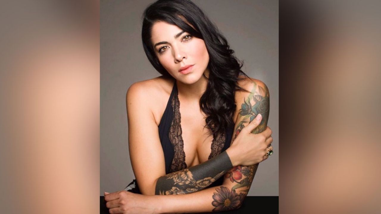 ¡Qué calor! Érika Fernández muestra sus pronunciadas piernas al posar en poca ropa