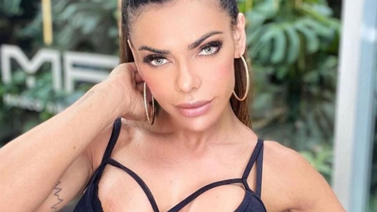 Suzy Cortez provoca el deseo de sus seguidores al posar en paños menores