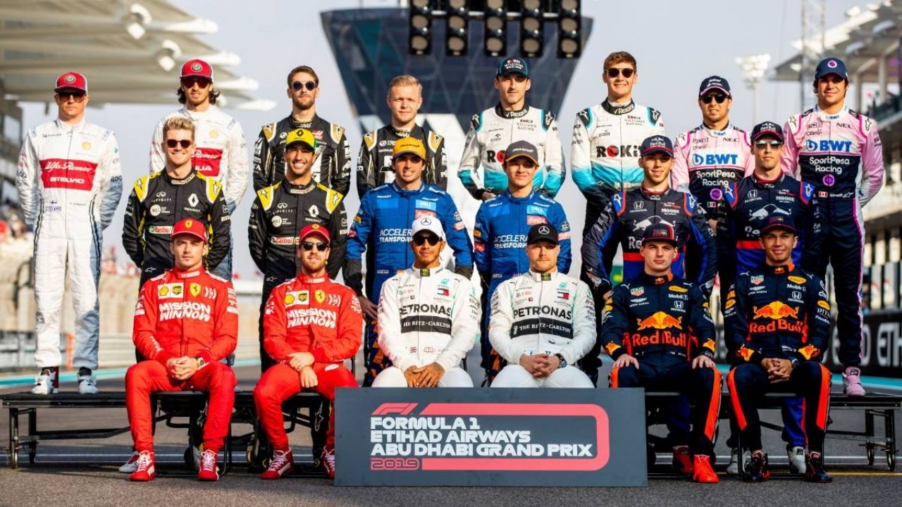 Los pilotos de la F1 evalúan arrodillarse cuando de inicio la temporada