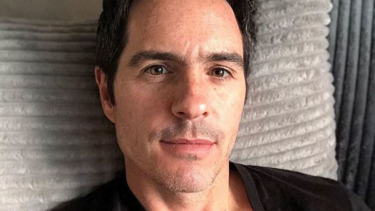 Mauricio Ochmann ‘debuta’ como cantante y redes lo tunden: “¡Qué bueno que eres actor!”